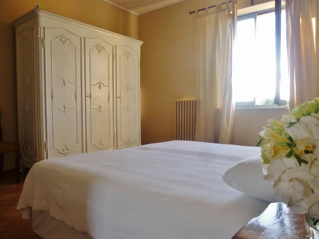 Tenuta Ajrale Vigone Δωμάτιο φωτογραφία